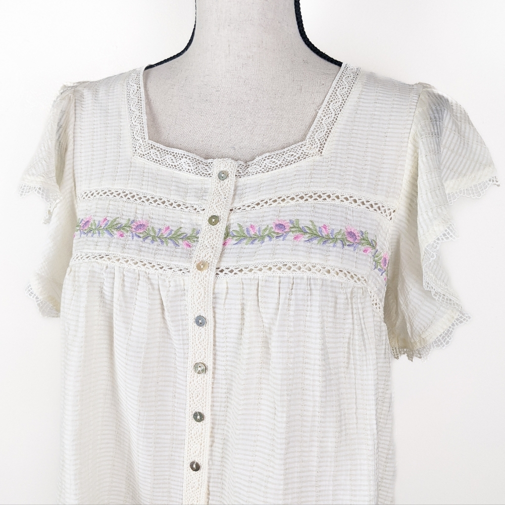 NWT Blu Pepper Embroidered Cream Blouse, Size Large - Picture 3 of 6